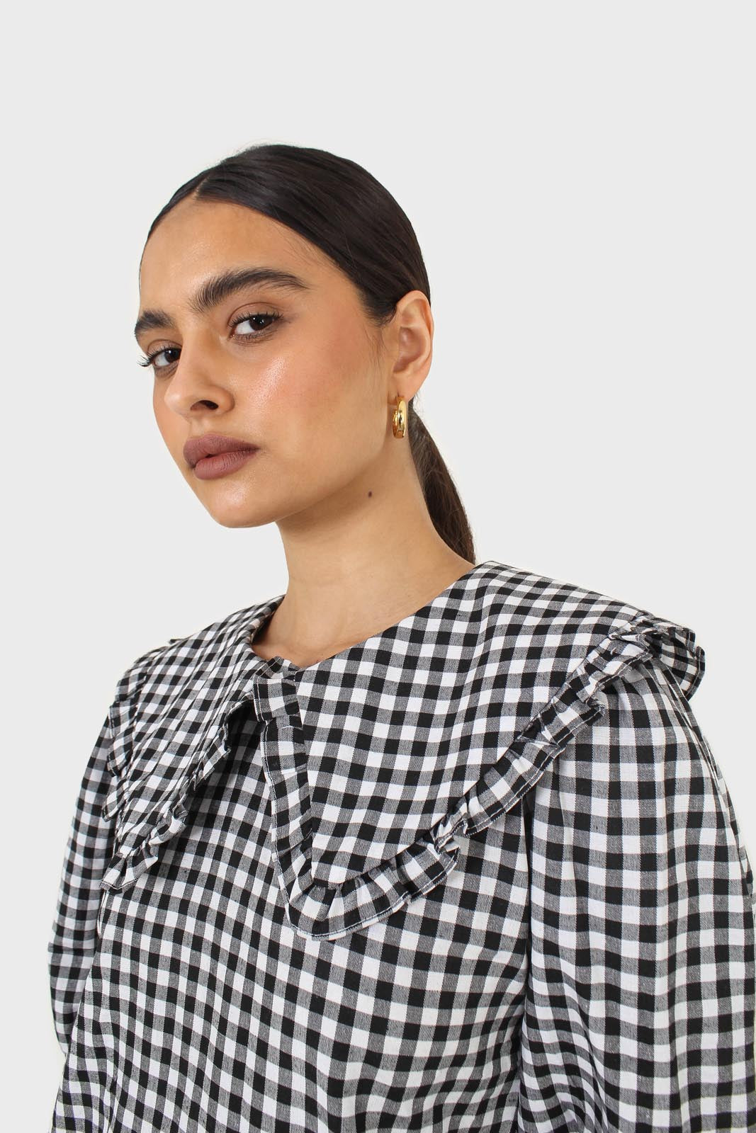 Black and ivory gingham large collar mini dress_2