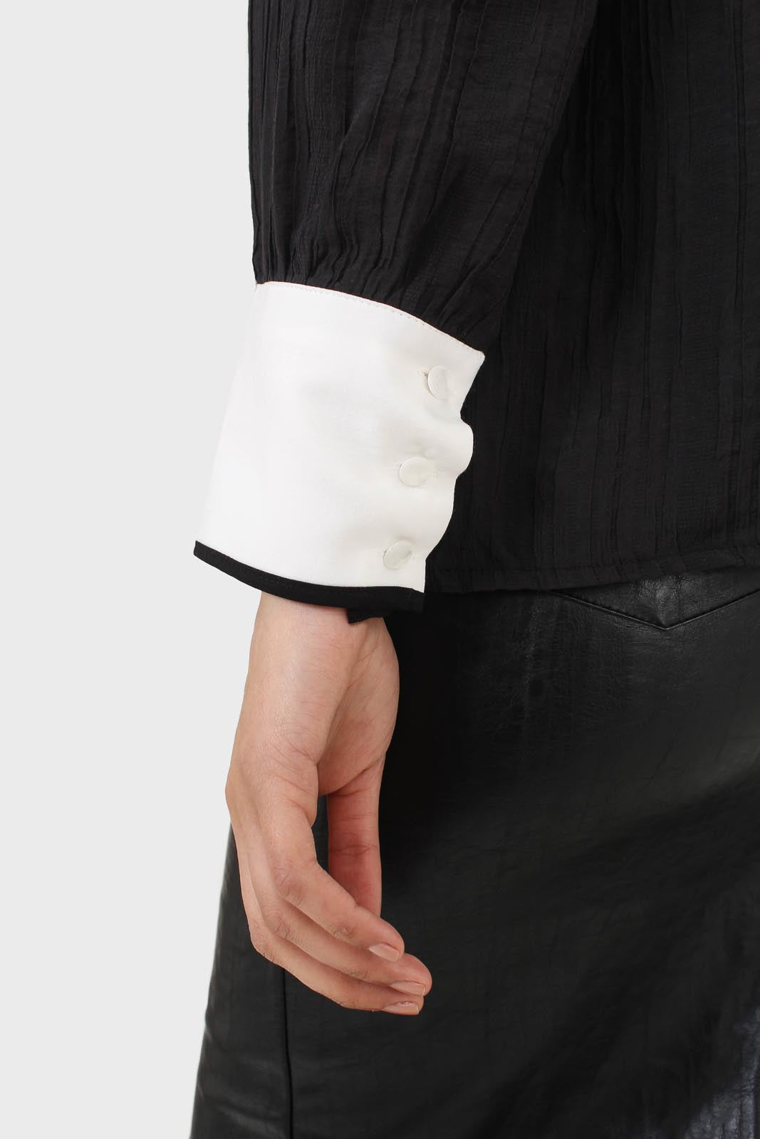 Black and ivory oversized pointed collar blouse_4