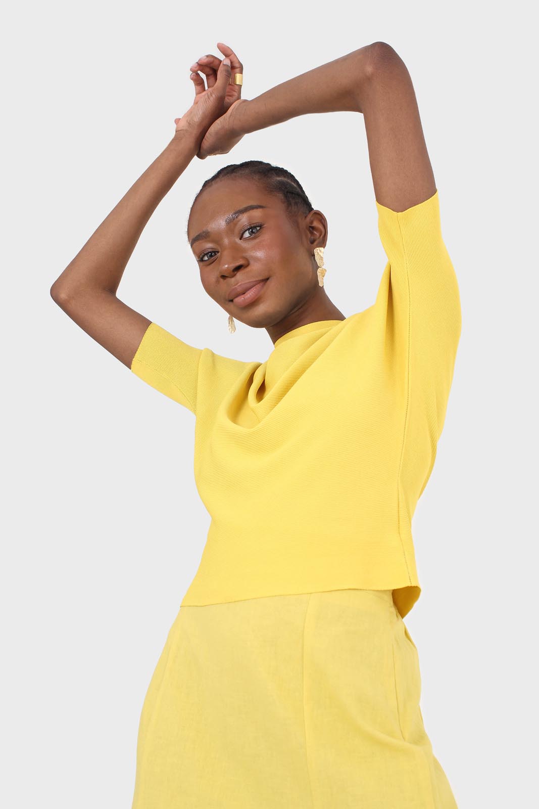 Mustard horizontal rib short sleeved knit top_6