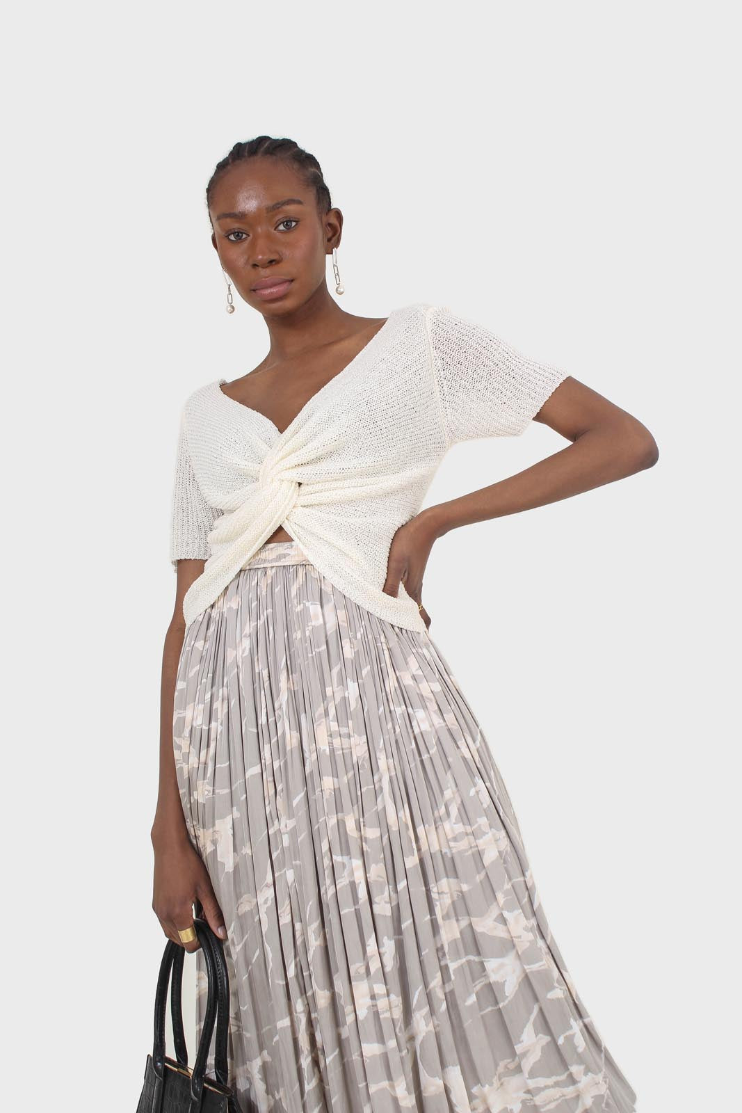 Ivory twist front Knitted short sleeved shirt_8