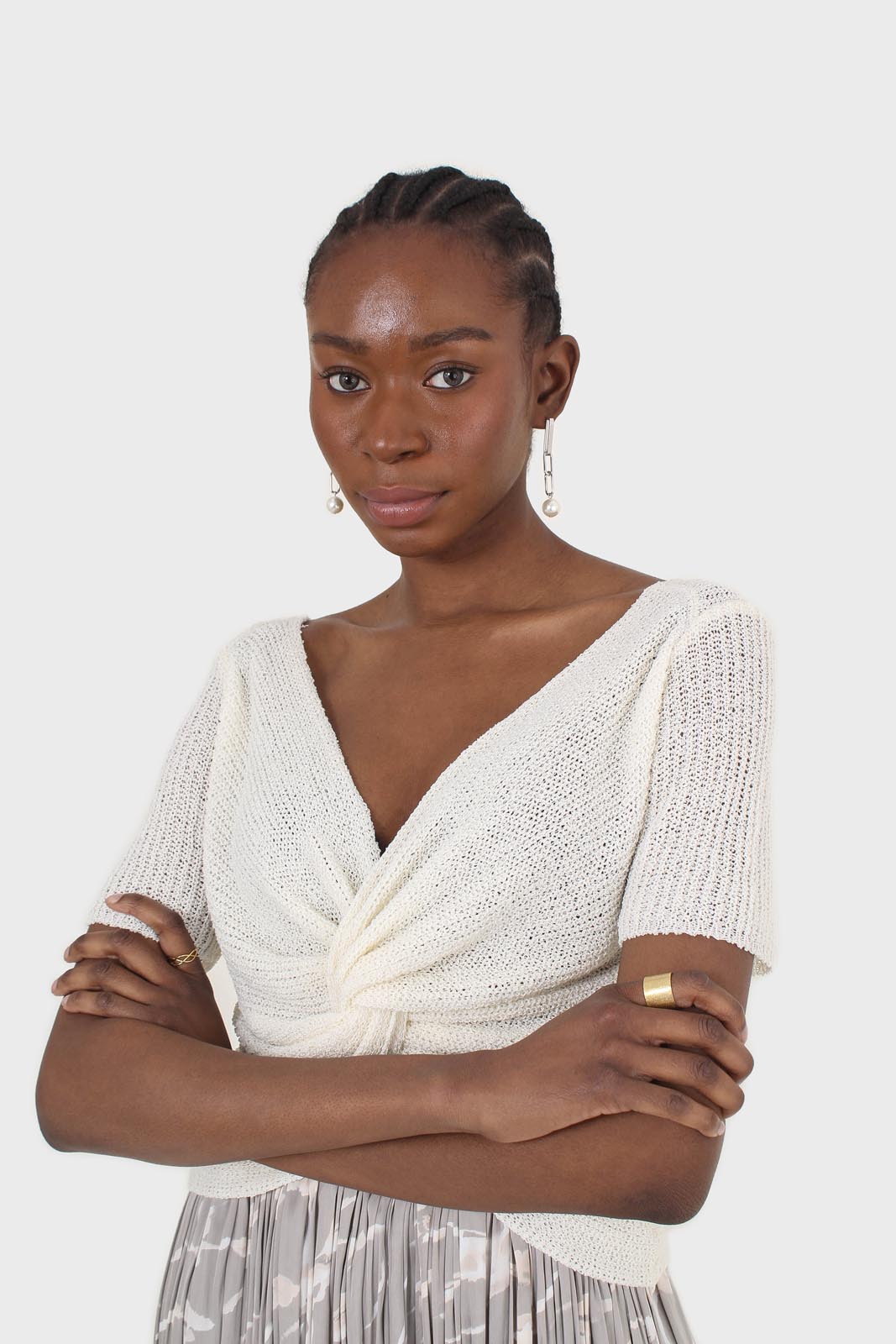 Ivory twist front Knitted short sleeved shirt_5