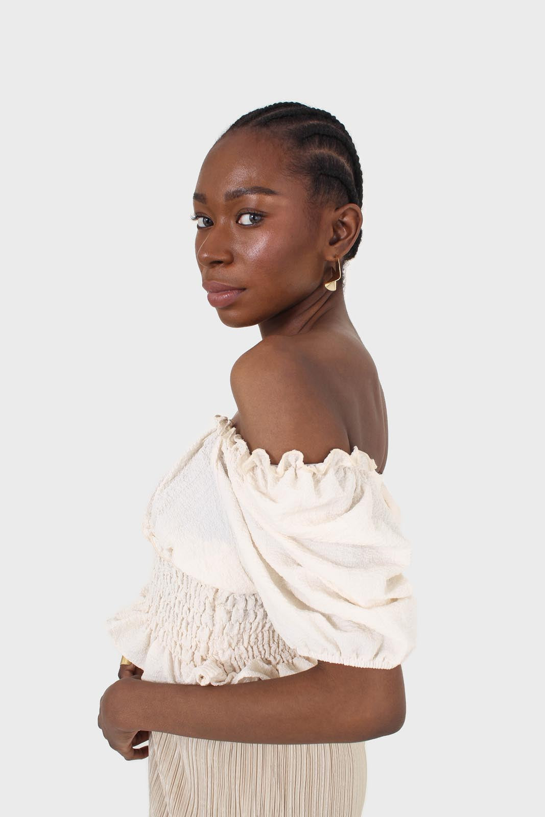 Cream ruched bodice puff sleeved top_9