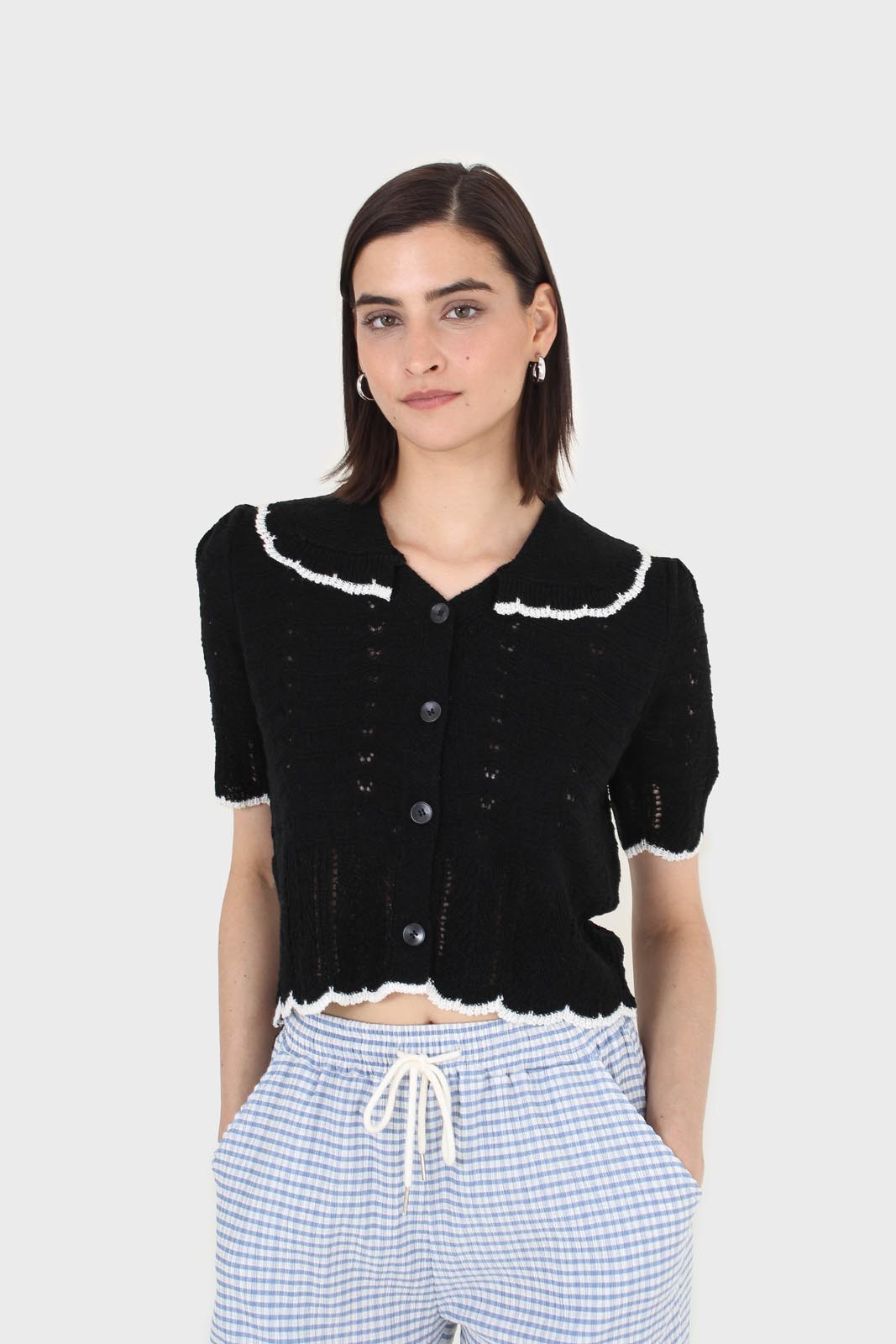 Black and ivory collar detail knit top_7