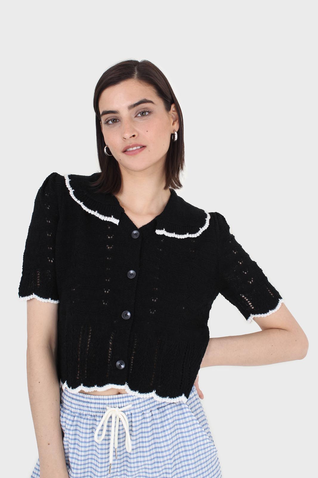 Black and ivory collar detail knit top_1