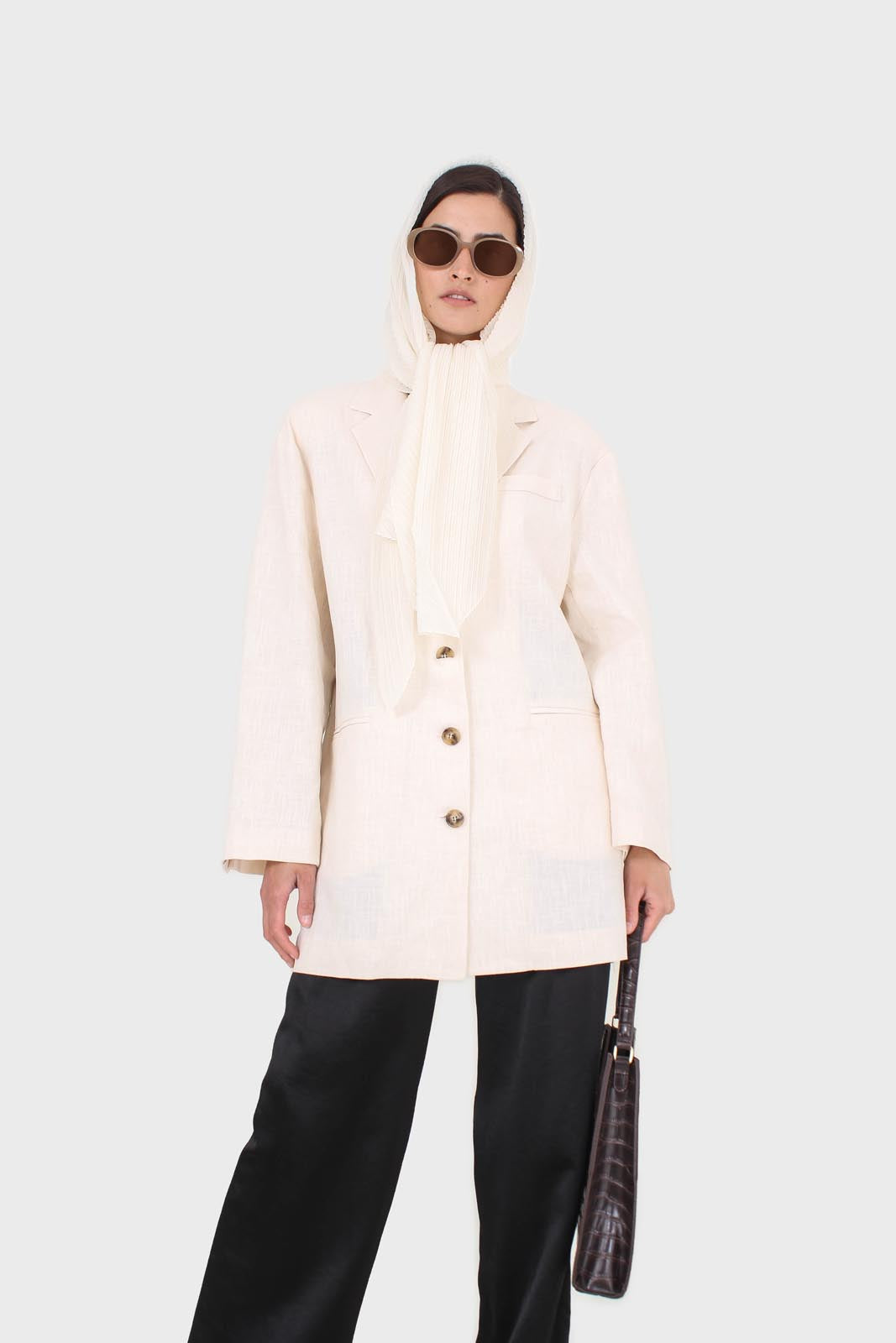 Oatmeal tortoise shell button casual linen blazer_10