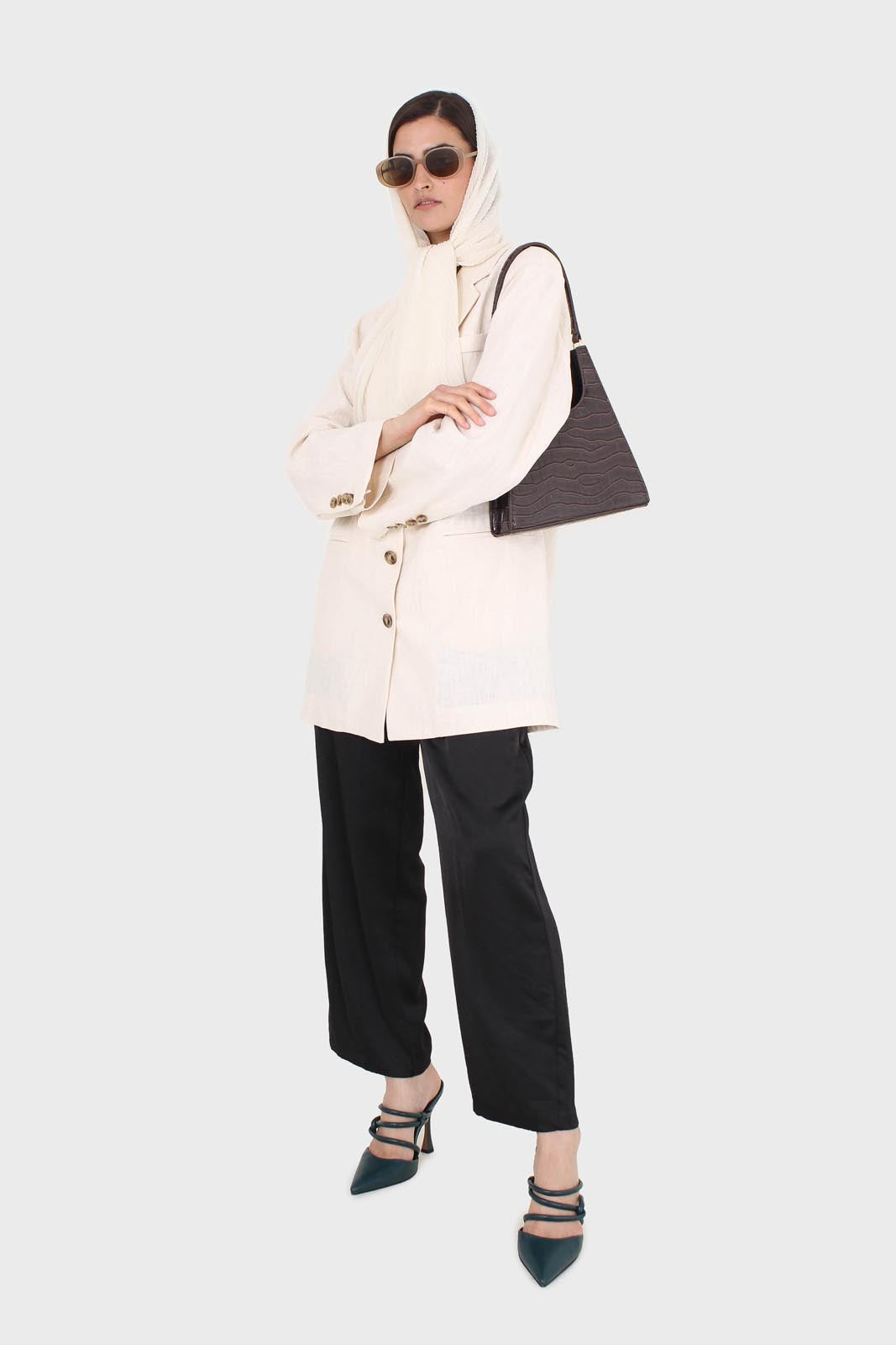 Oatmeal tortoise shell button casual linen blazer_8