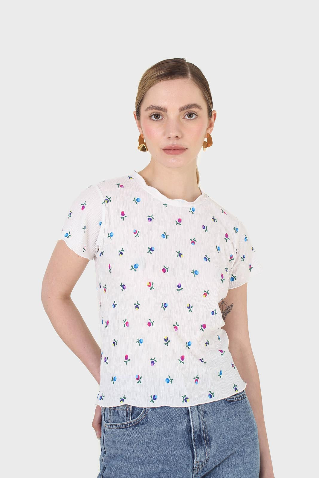 Ivory tiny floral print lettuce hem tee_1