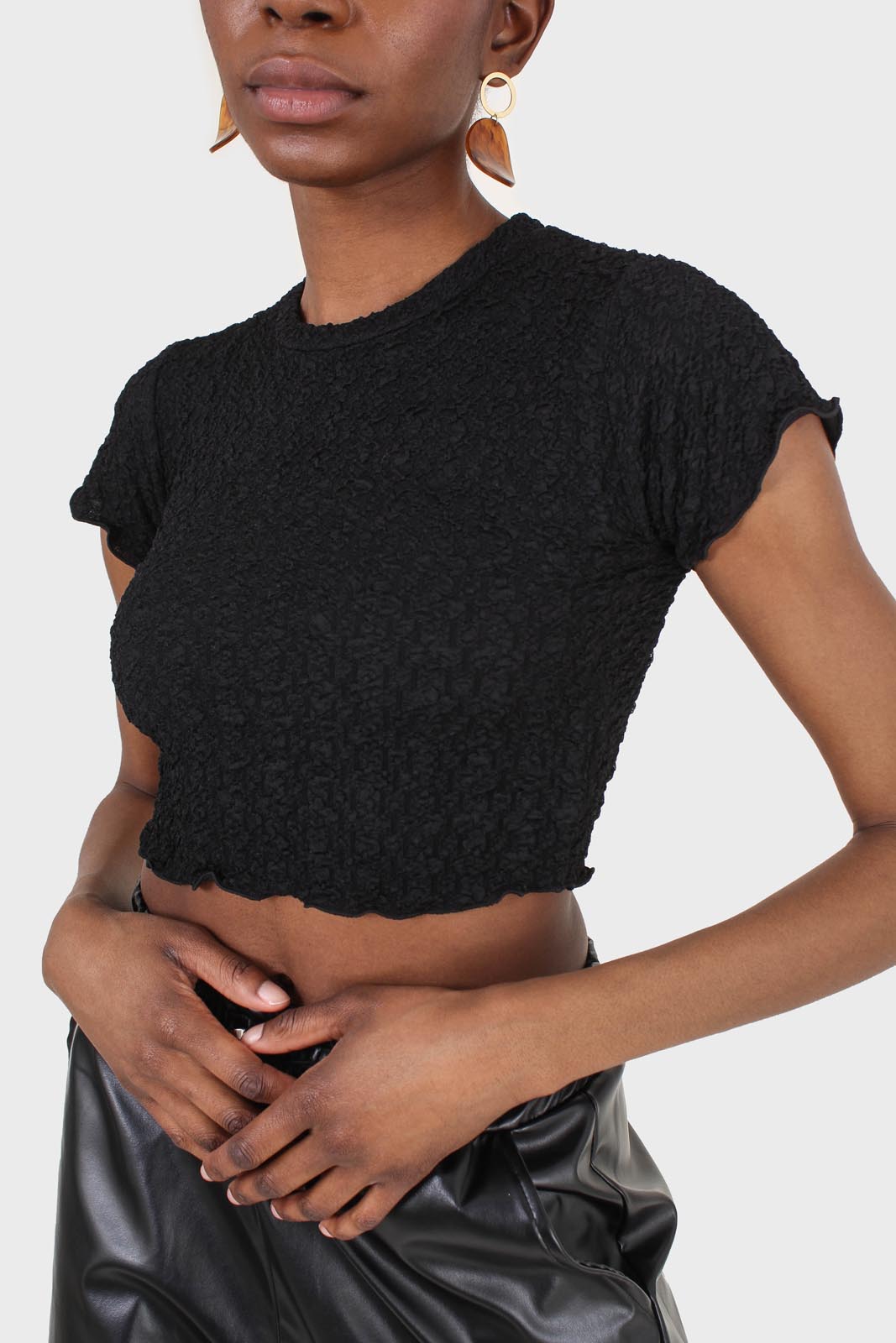 Black shirring crew neck tee_5