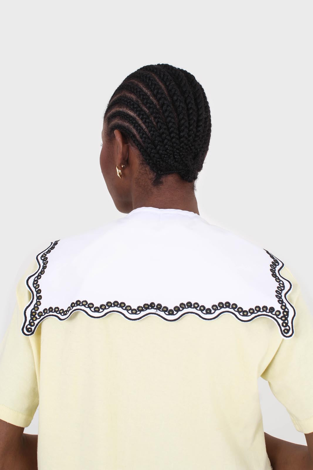 White and black embroidered trim collar_2