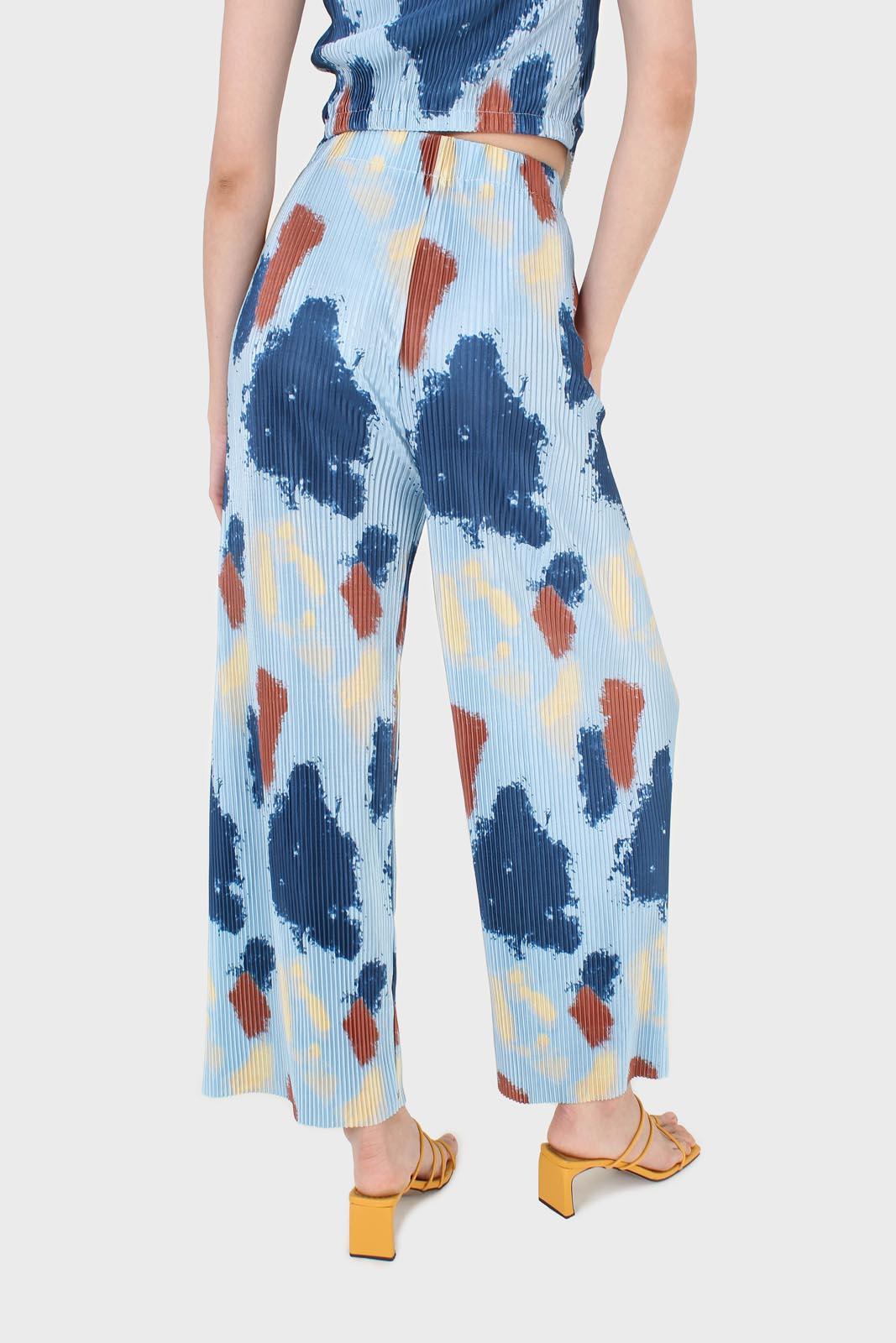 Blue and brown dye splotch micro pleat loose fit trousers_2
