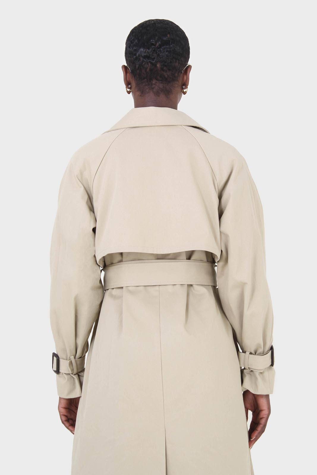 Light beige single breasted buckle detail trench coat_8
