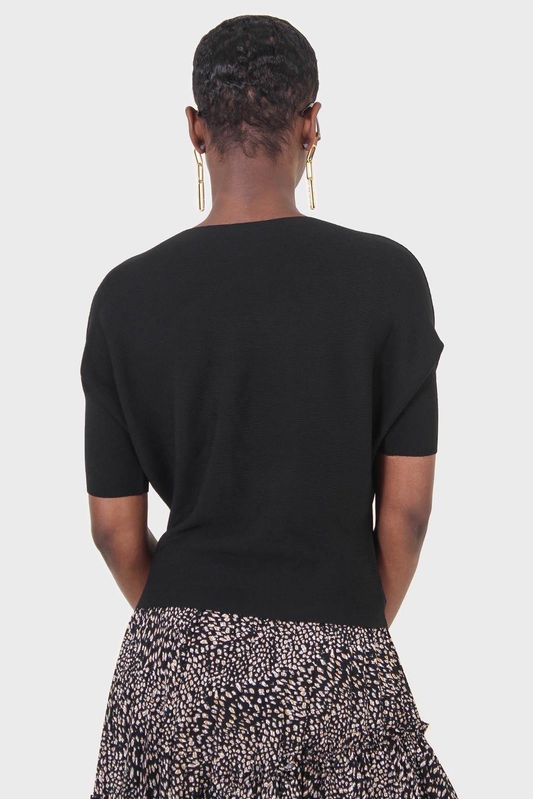 Black horizontal rib short sleeved knit top_2