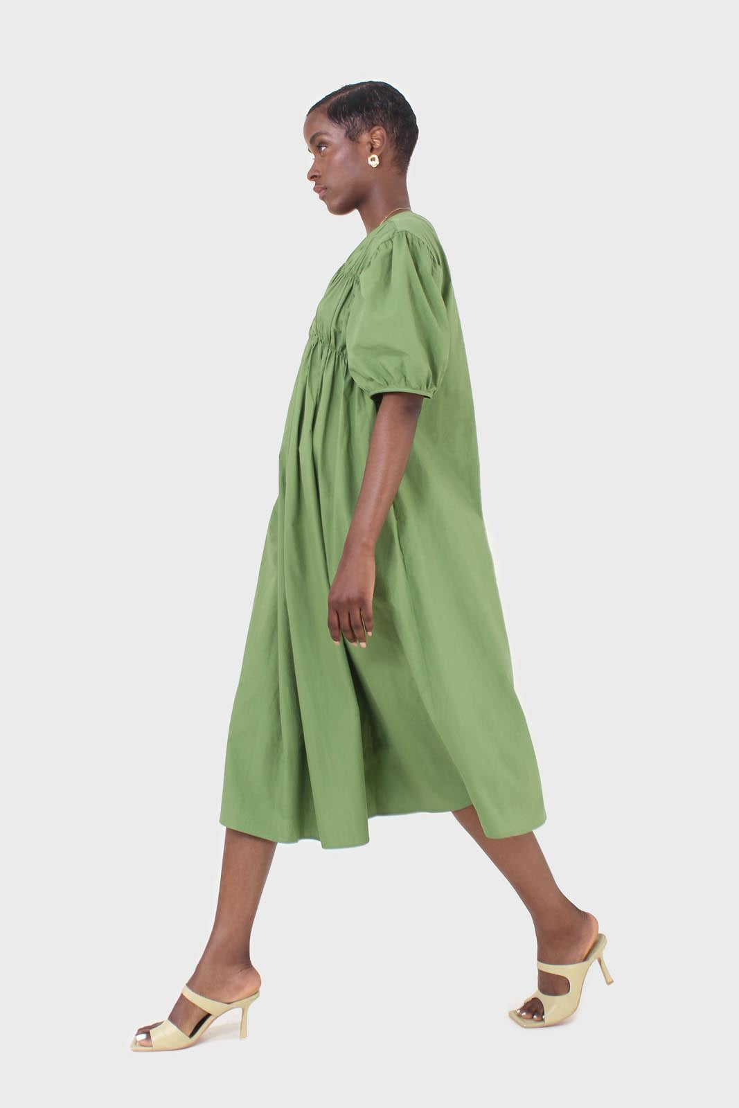 Green ruched seam V neck dress_3
