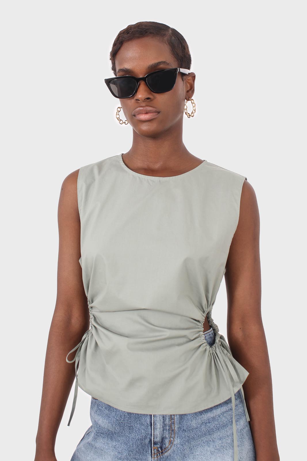 Mint ruched cutout sleeveless blouse_5