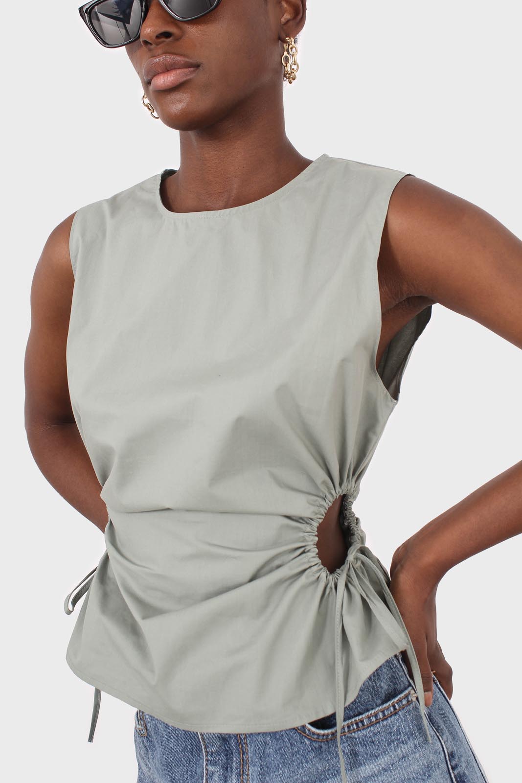 Mint ruched cutout sleeveless blouse_4