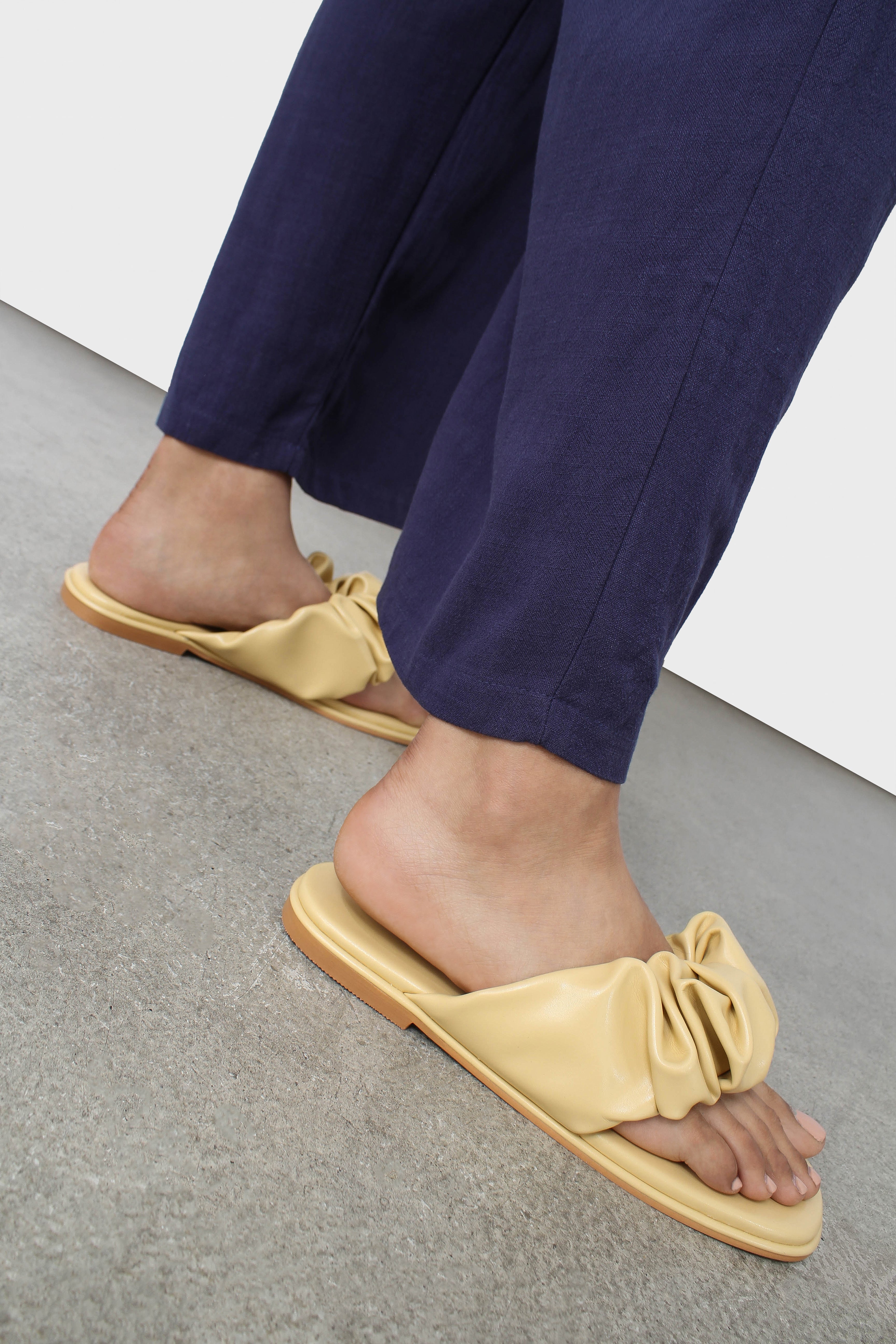 Mustard puffed vegan leather sliders_13