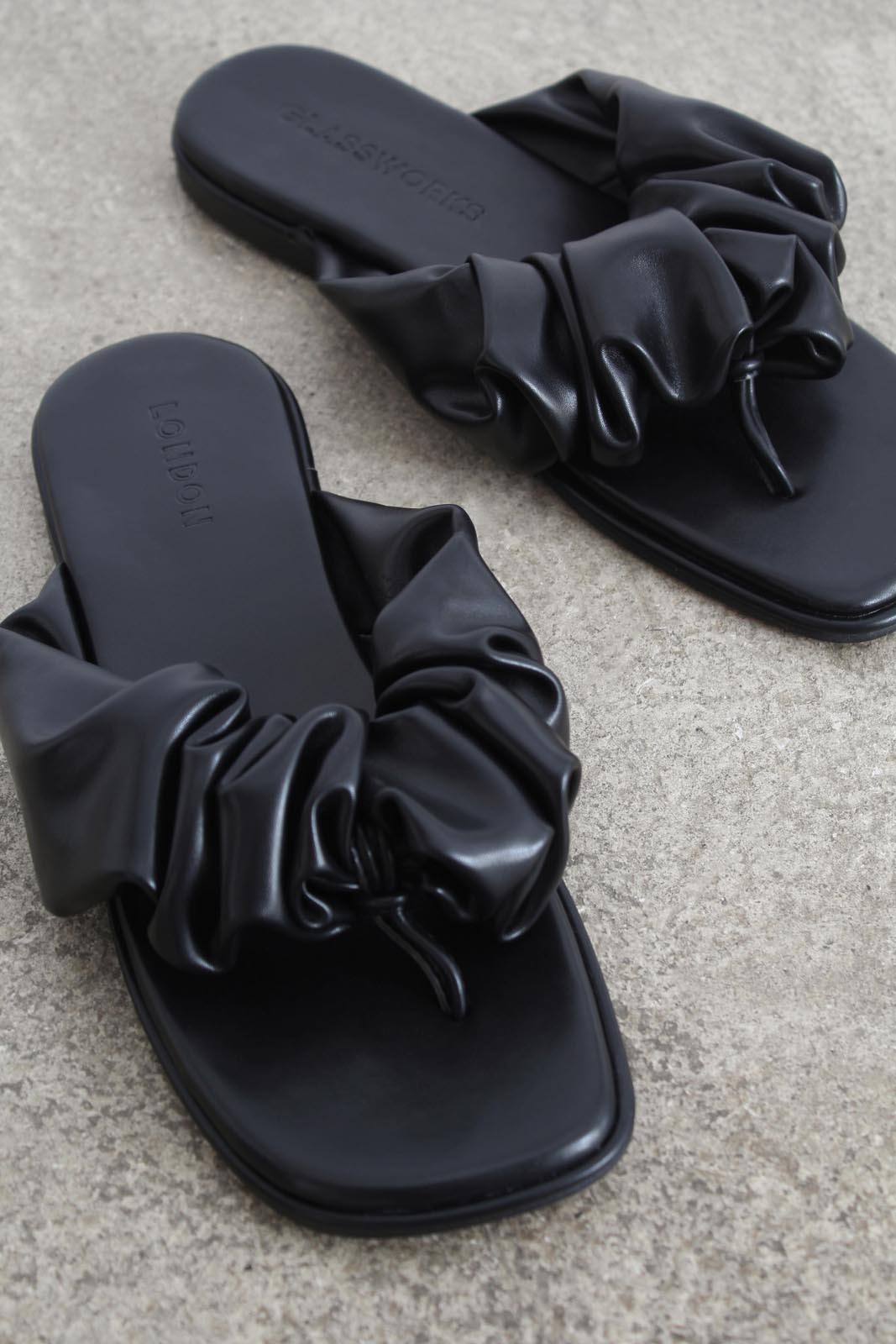 Black puffed vegan leather sliders_5