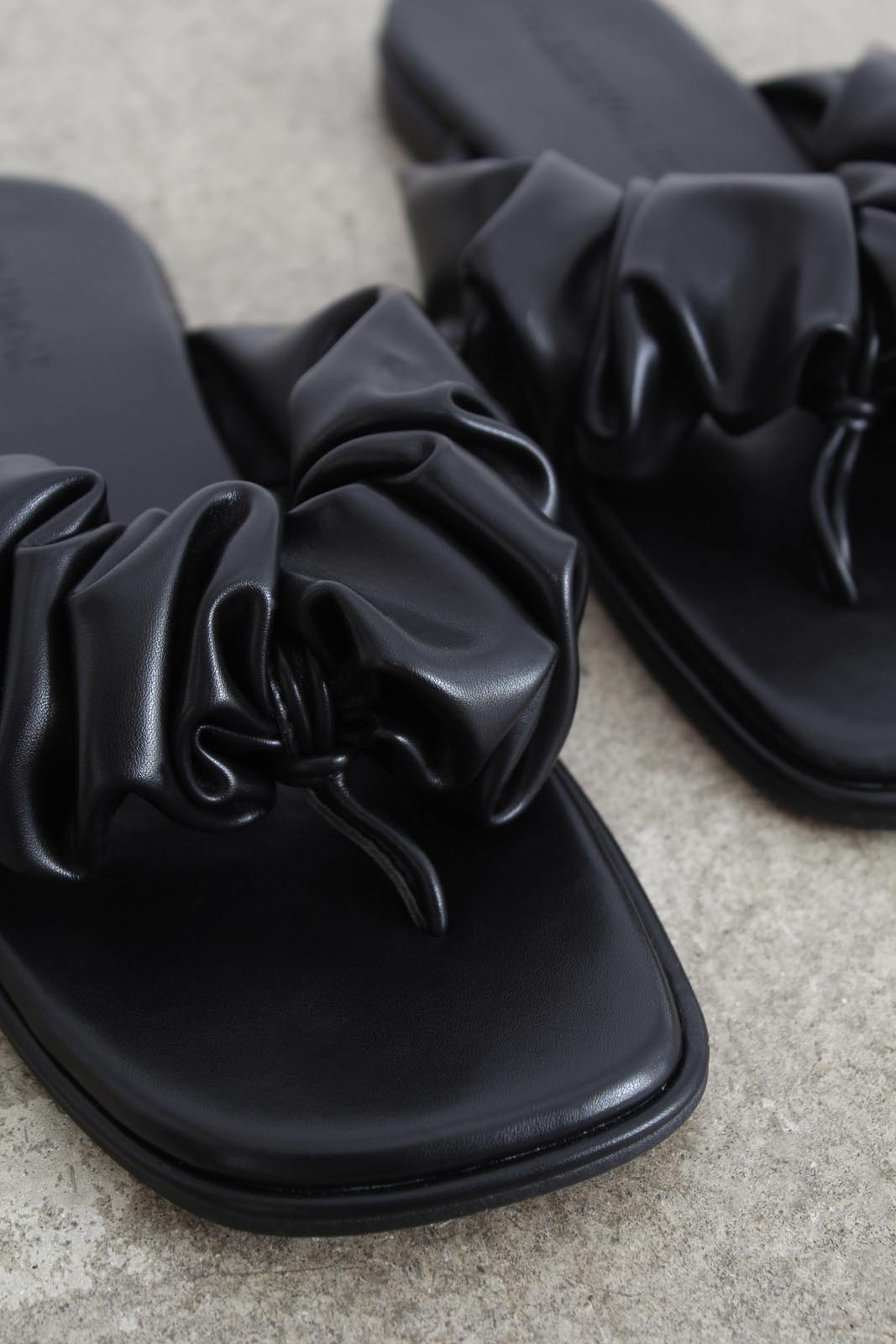Black puffed vegan leather sliders_2