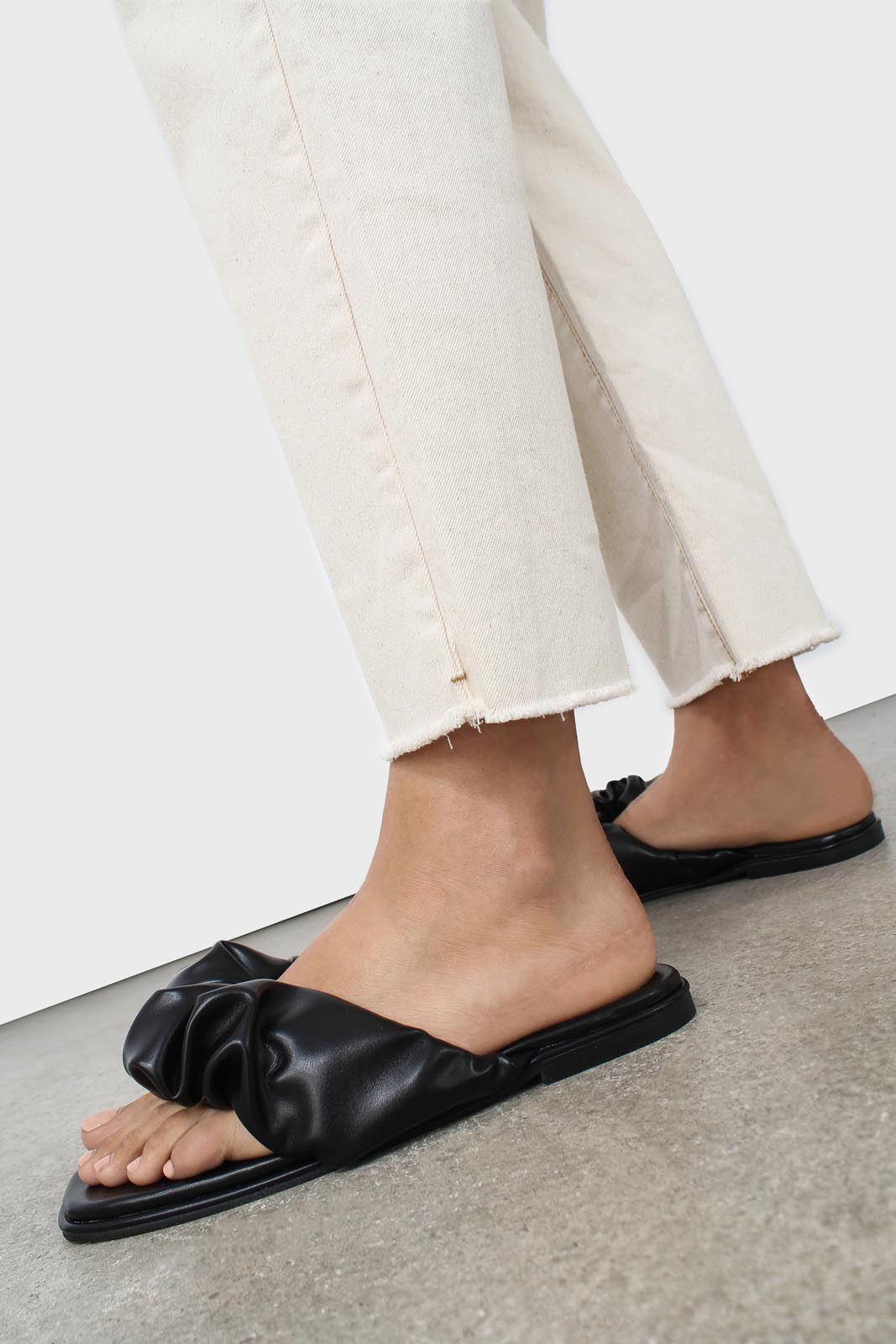 Black puffed vegan leather sliders_15