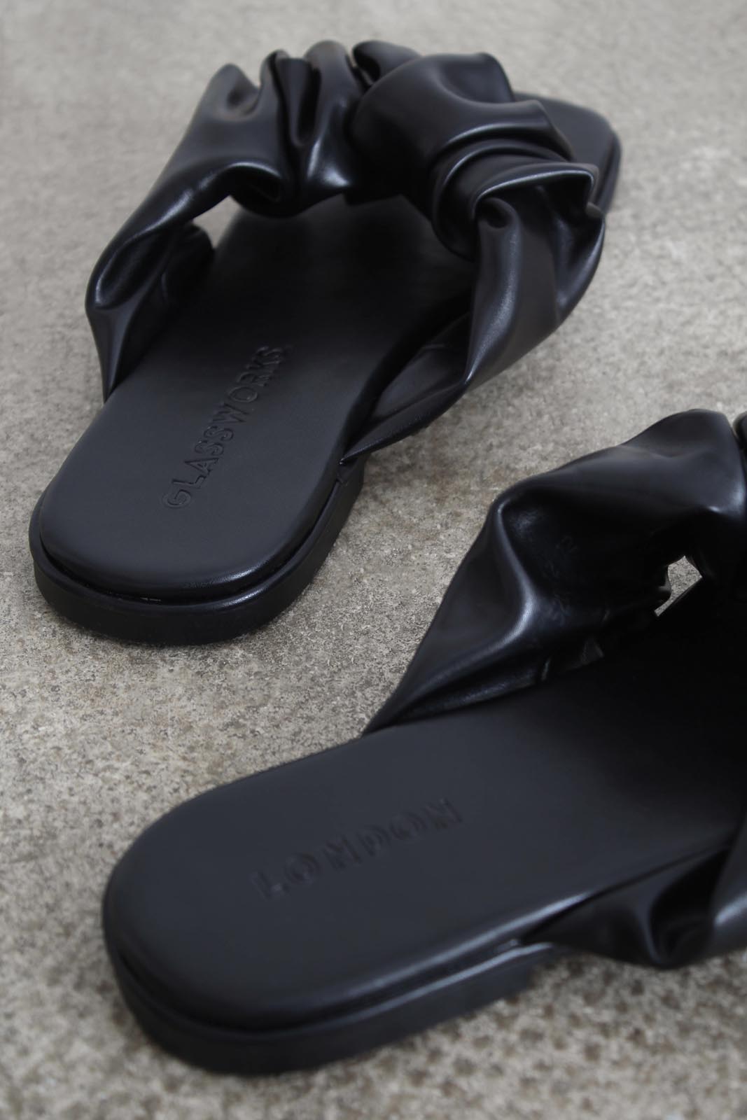 Black puffed vegan leather sliders_4
