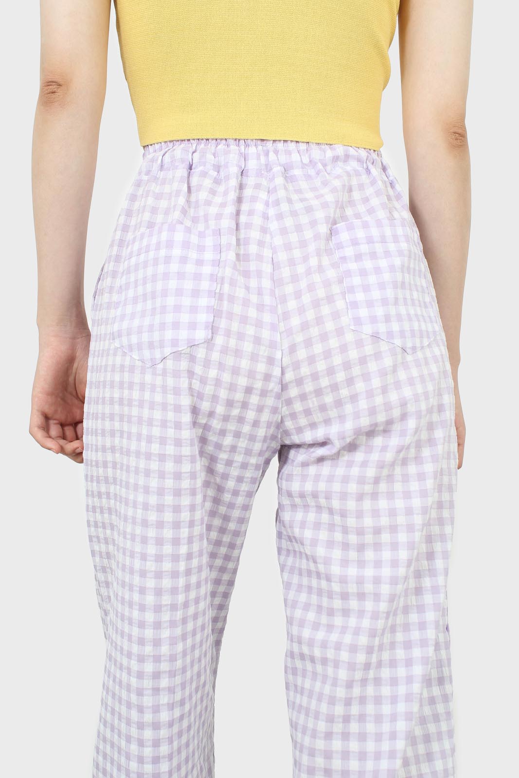 Lilac wrinkle gingham loose fit trousers_4