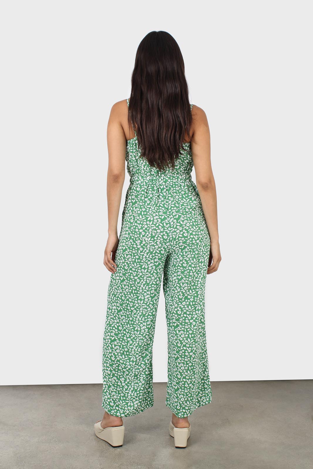 Green and white graphic floral ruched bodice jumpsuit_4