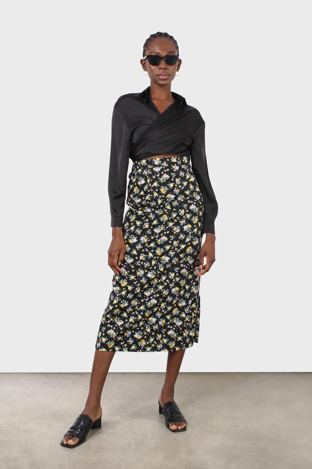 Black thick silky plunging tie front shirt_2