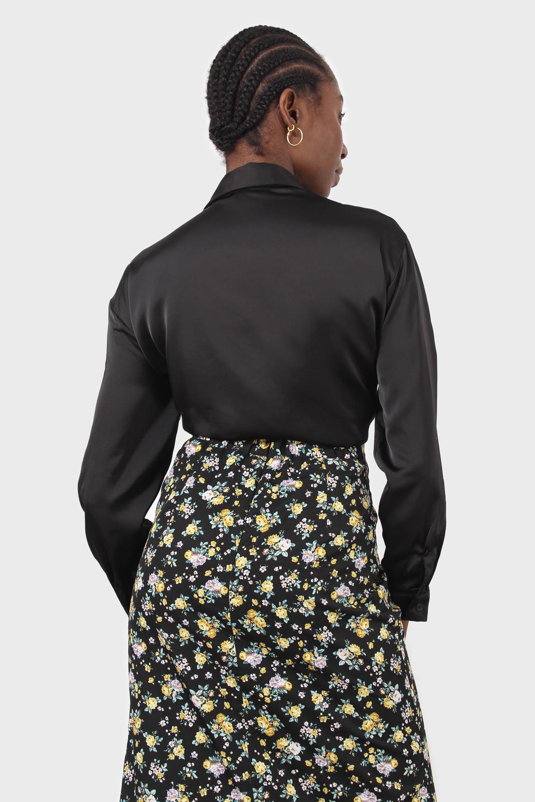 Black thick silky plunging tie front shirt_3