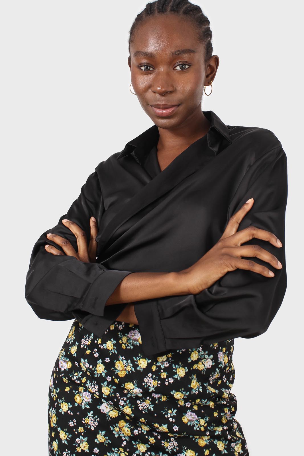 Black thick silky plunging tie front shirt_5