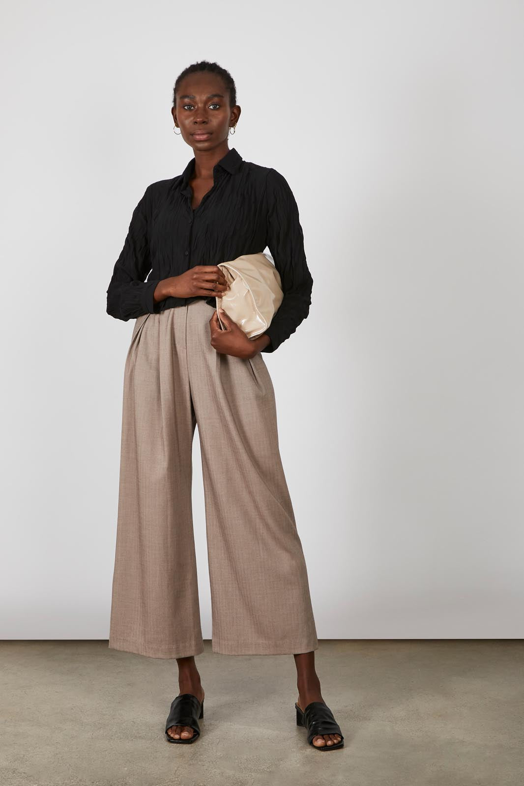 Black wrinkle button up blouse_4