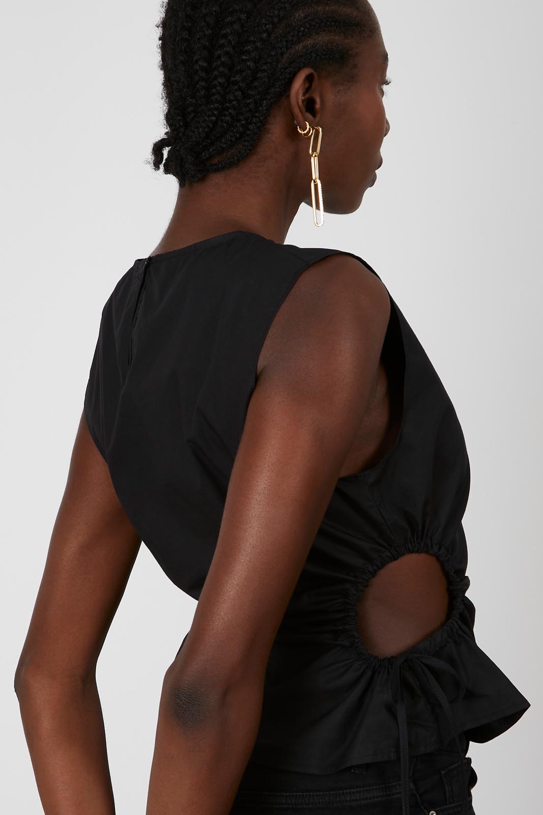 Black ruched cutout sleeveless blouse_5