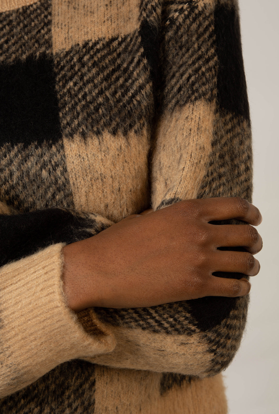 Beige and charcoal block plaid jumper_4