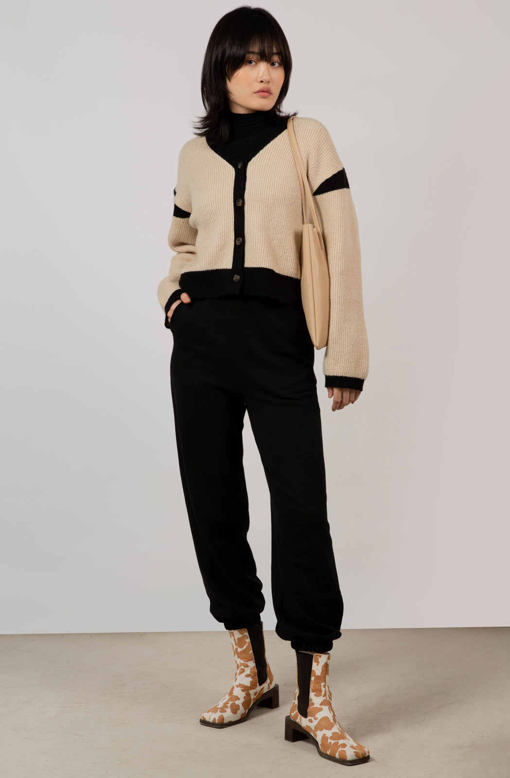 Ivory and black contrast trim cardigan_4