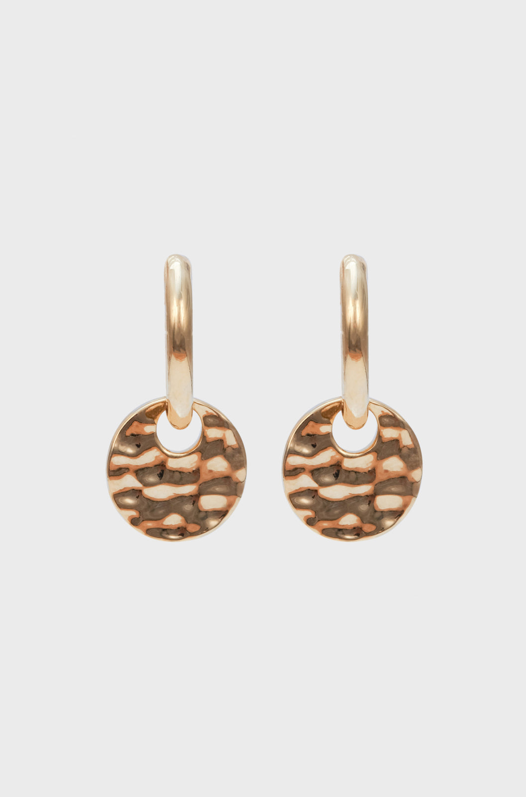 Gold hammered circle hoop earrings_1