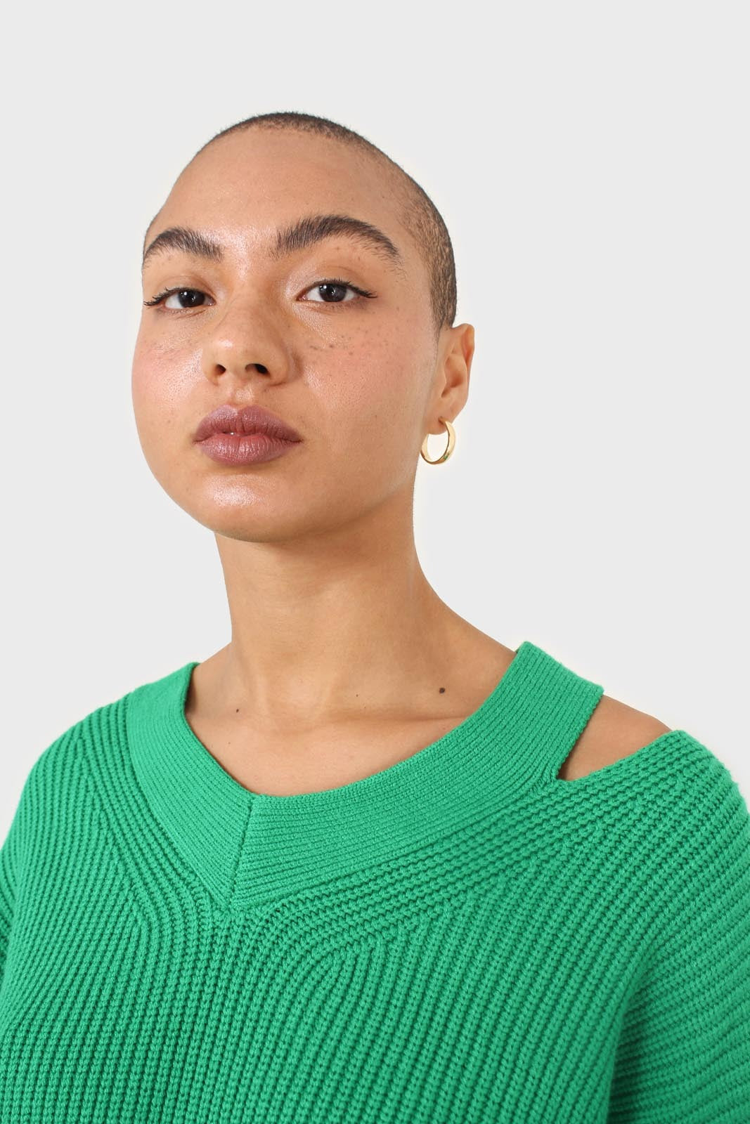 Green side neck slit V-neck jumper_7
