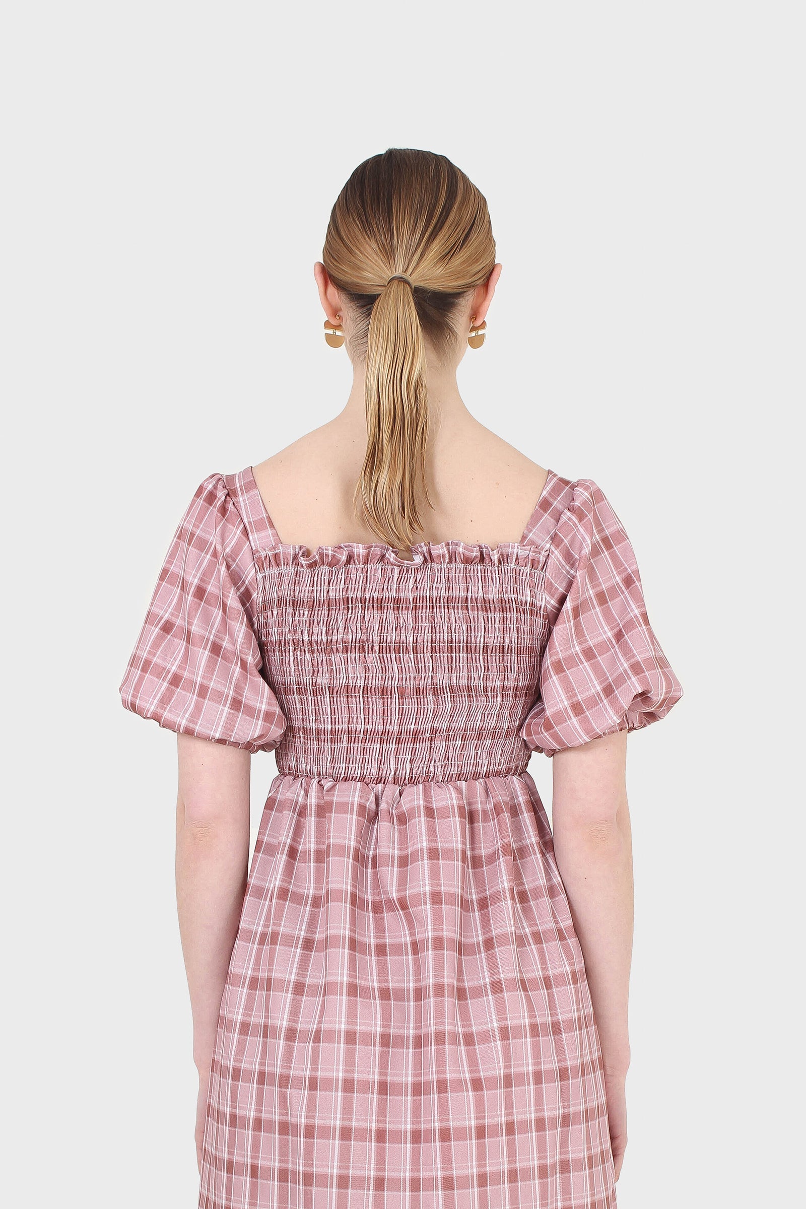 Red and ivory checked shirred puff sleeved midi dress_10