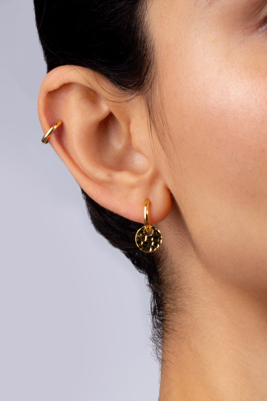 Gold hammered circle hoop earrings_2