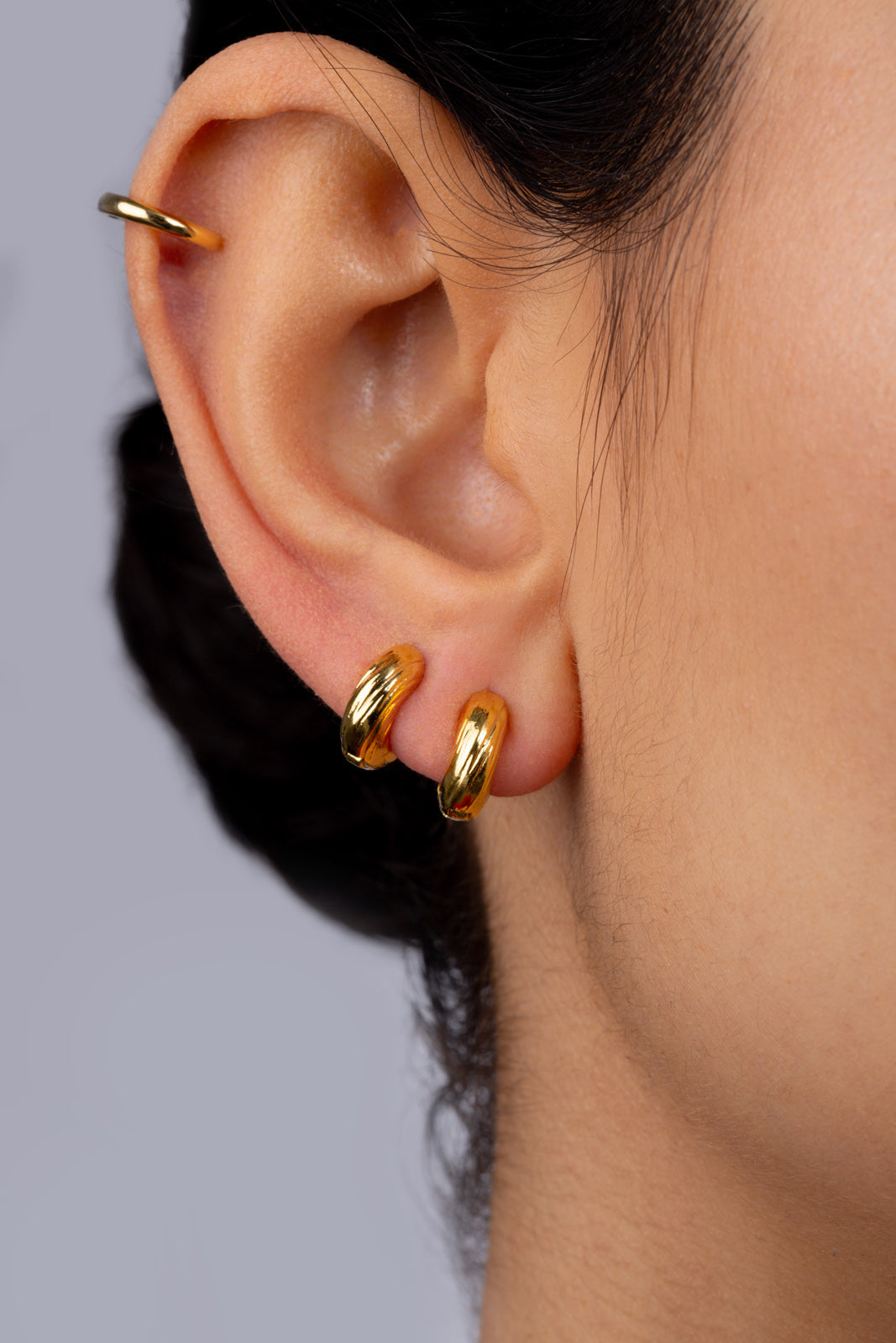 Gold etched thick hoop earrings_1