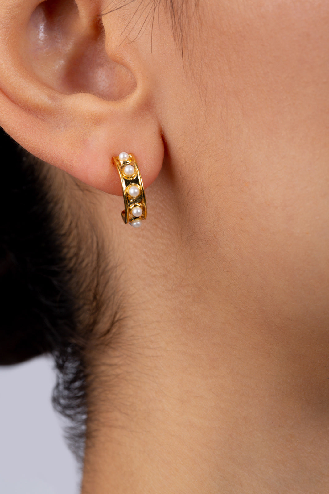 Gold dotted pearl mini hoops_3