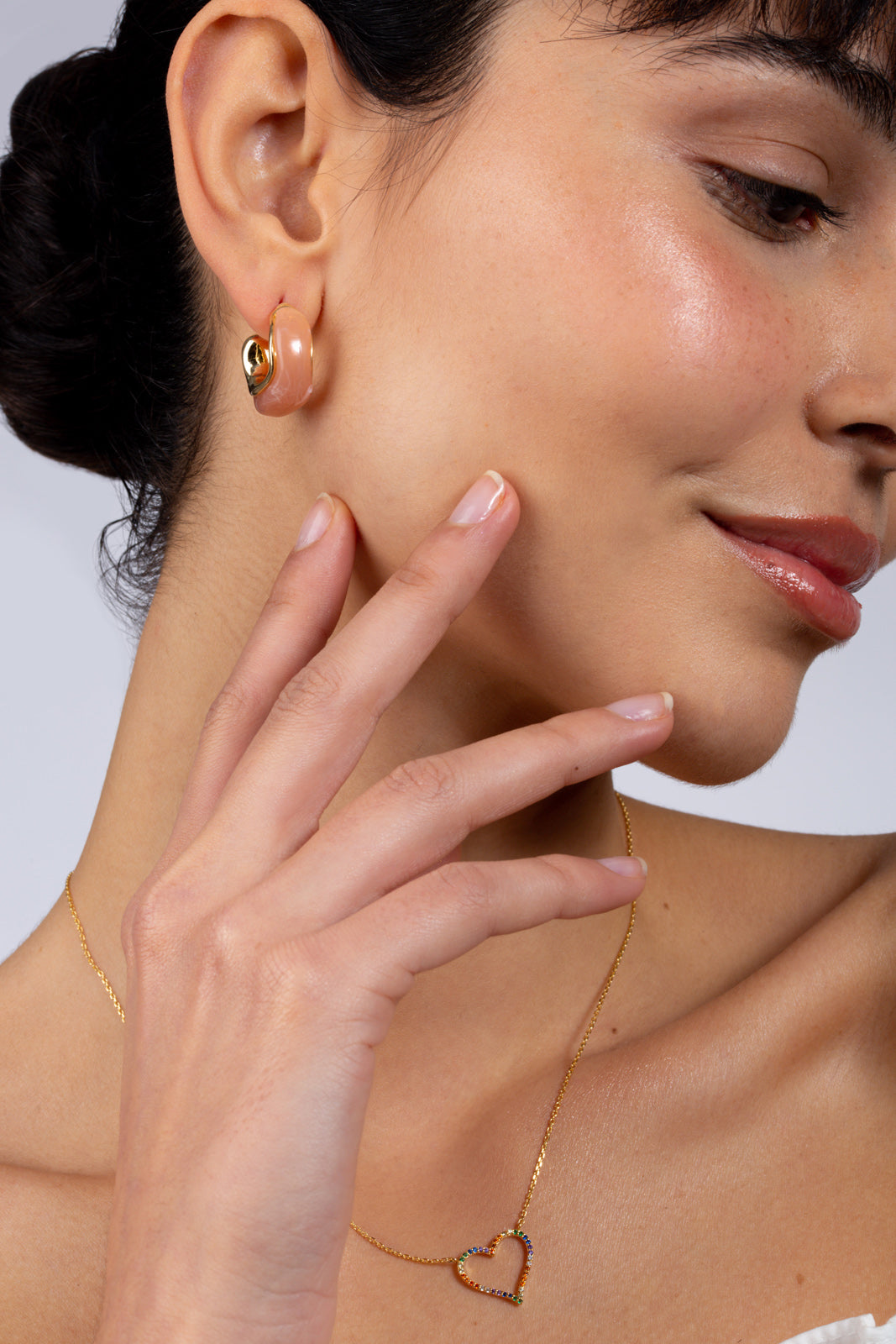 Pale pink swirl and gold hoop earrings_3