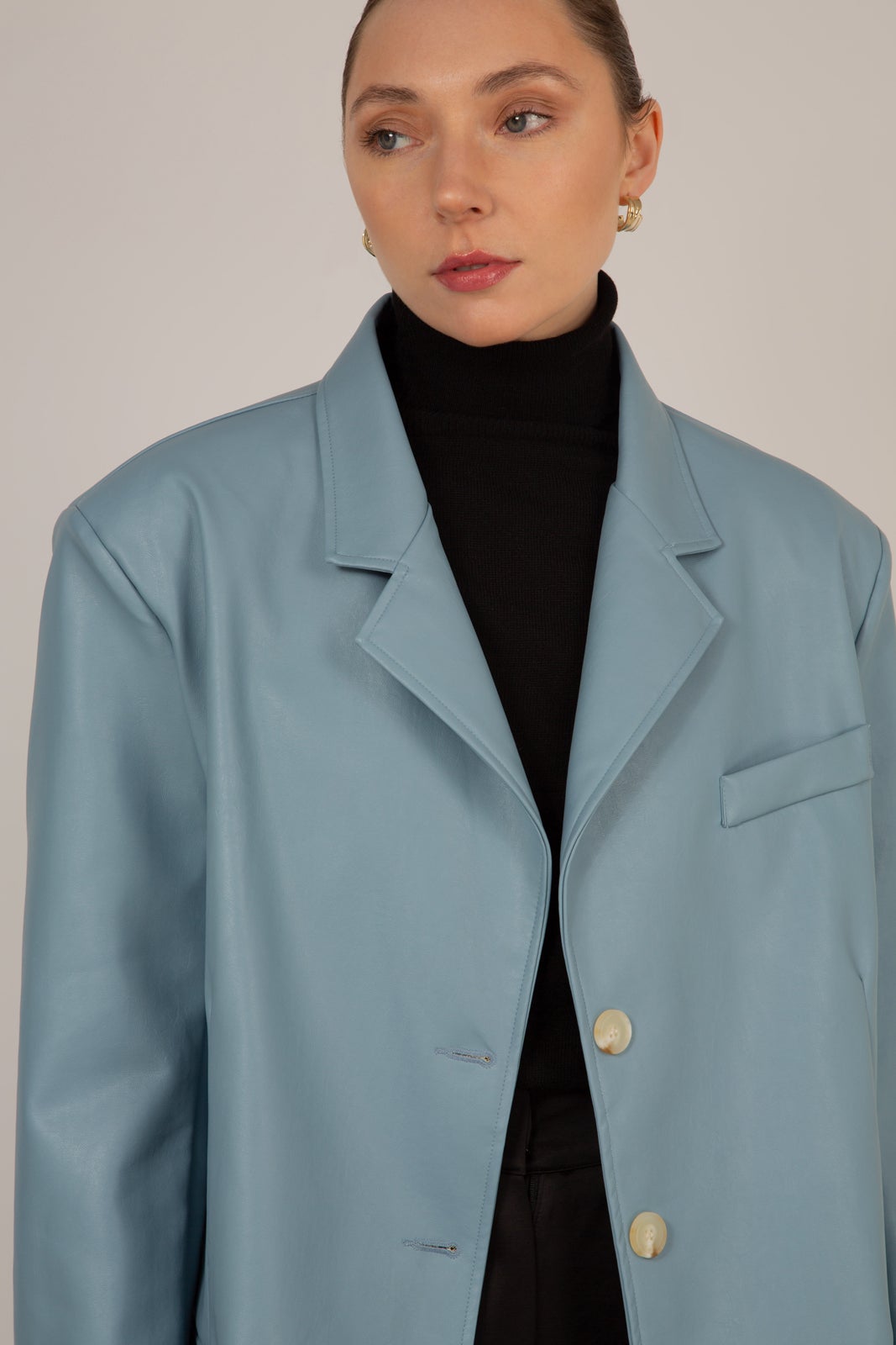 Light blue vegan leather single breasted blazer_7