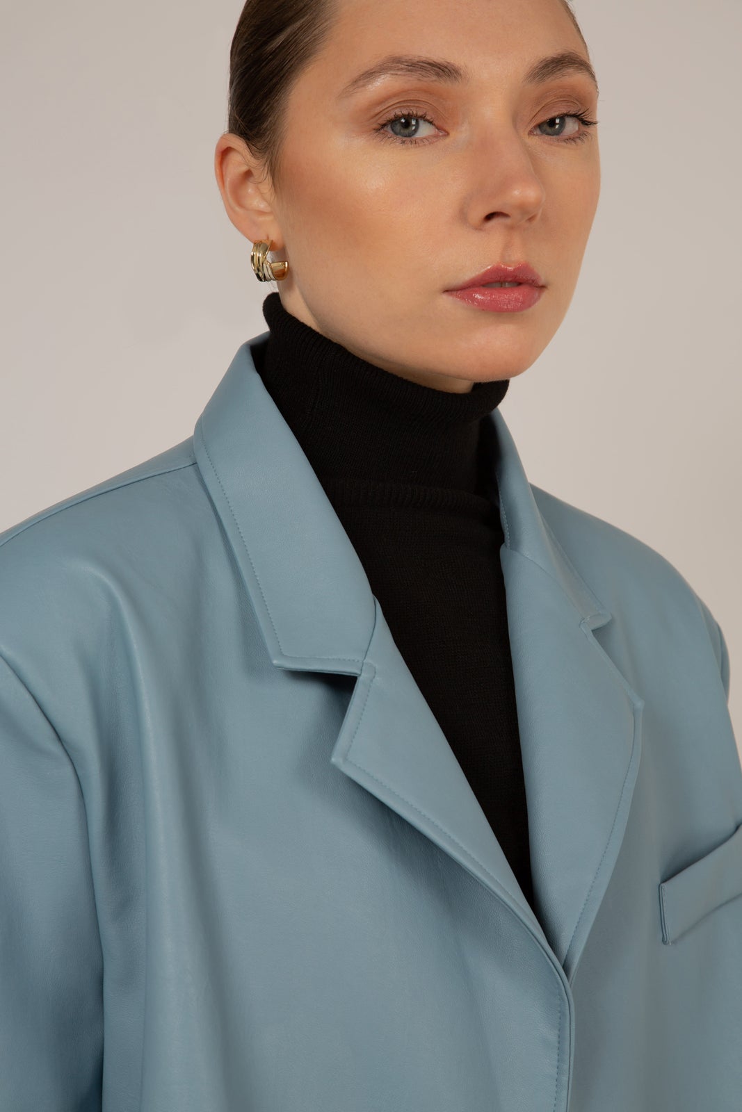 Light blue vegan leather single breasted blazer_9