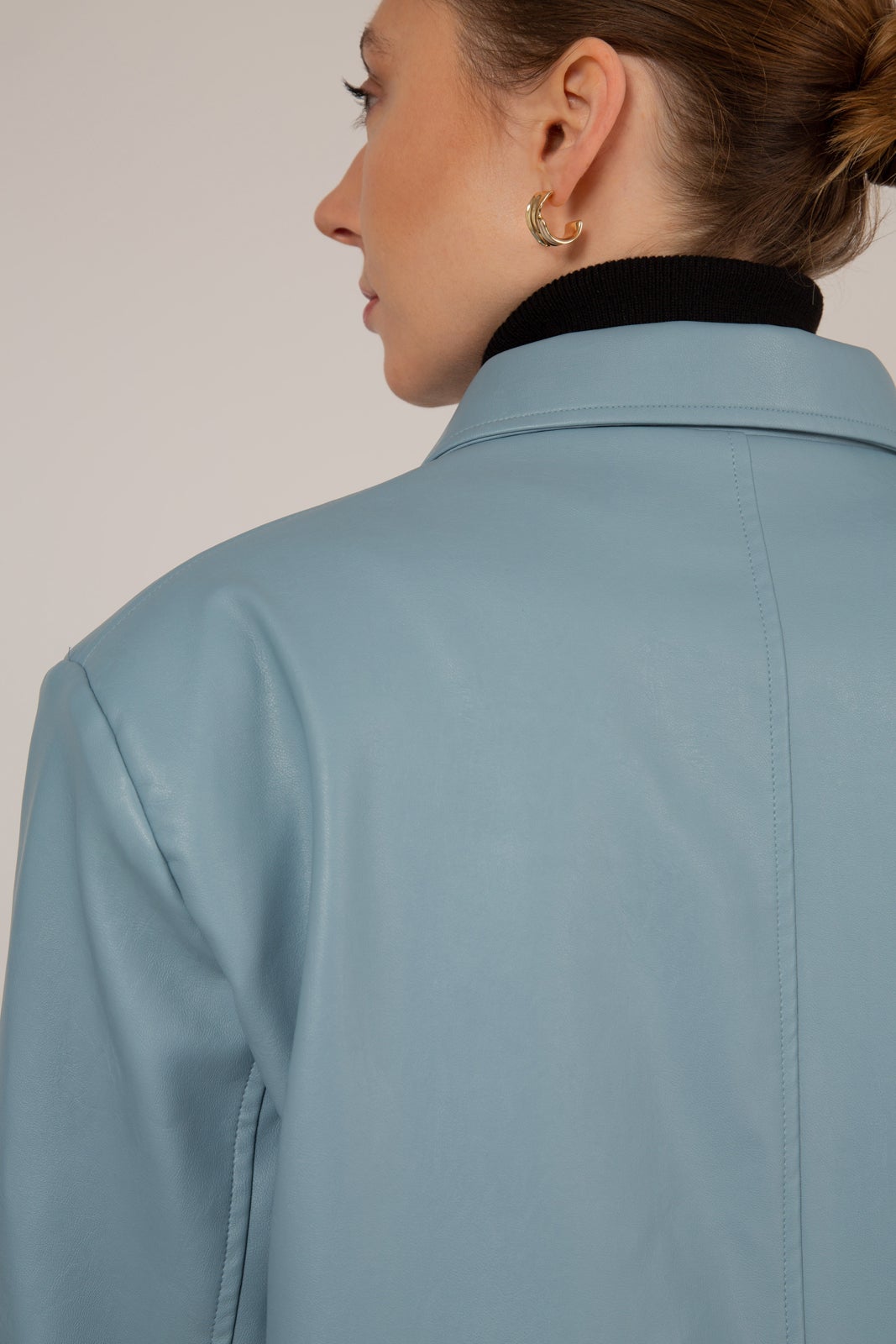 Light blue vegan leather single breasted blazer_8