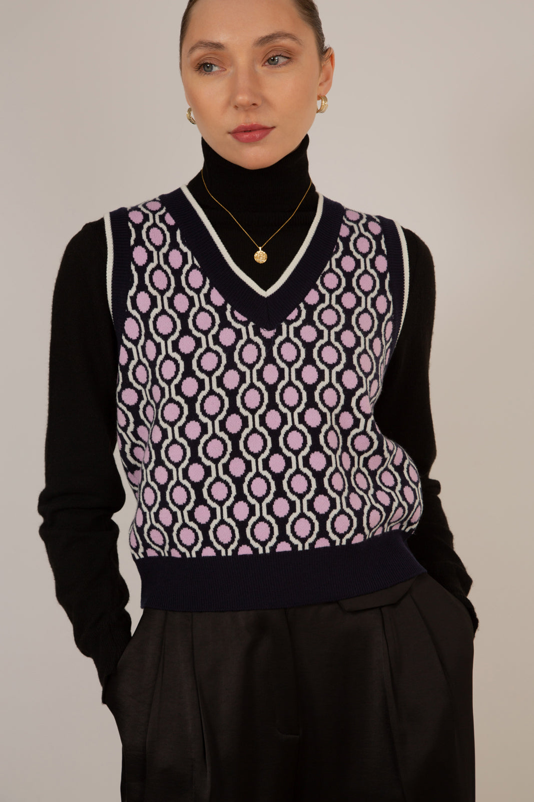 Navy and lilac geometric circles knit vest_2