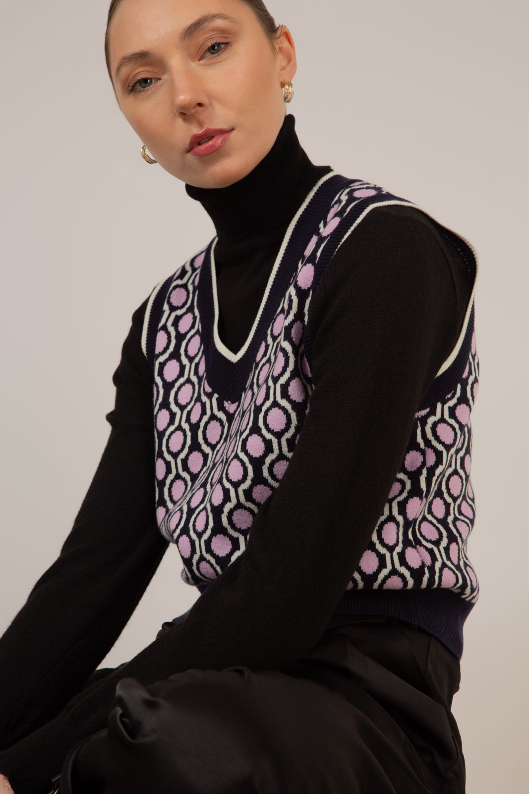 Navy and lilac geometric circles knit vest_6