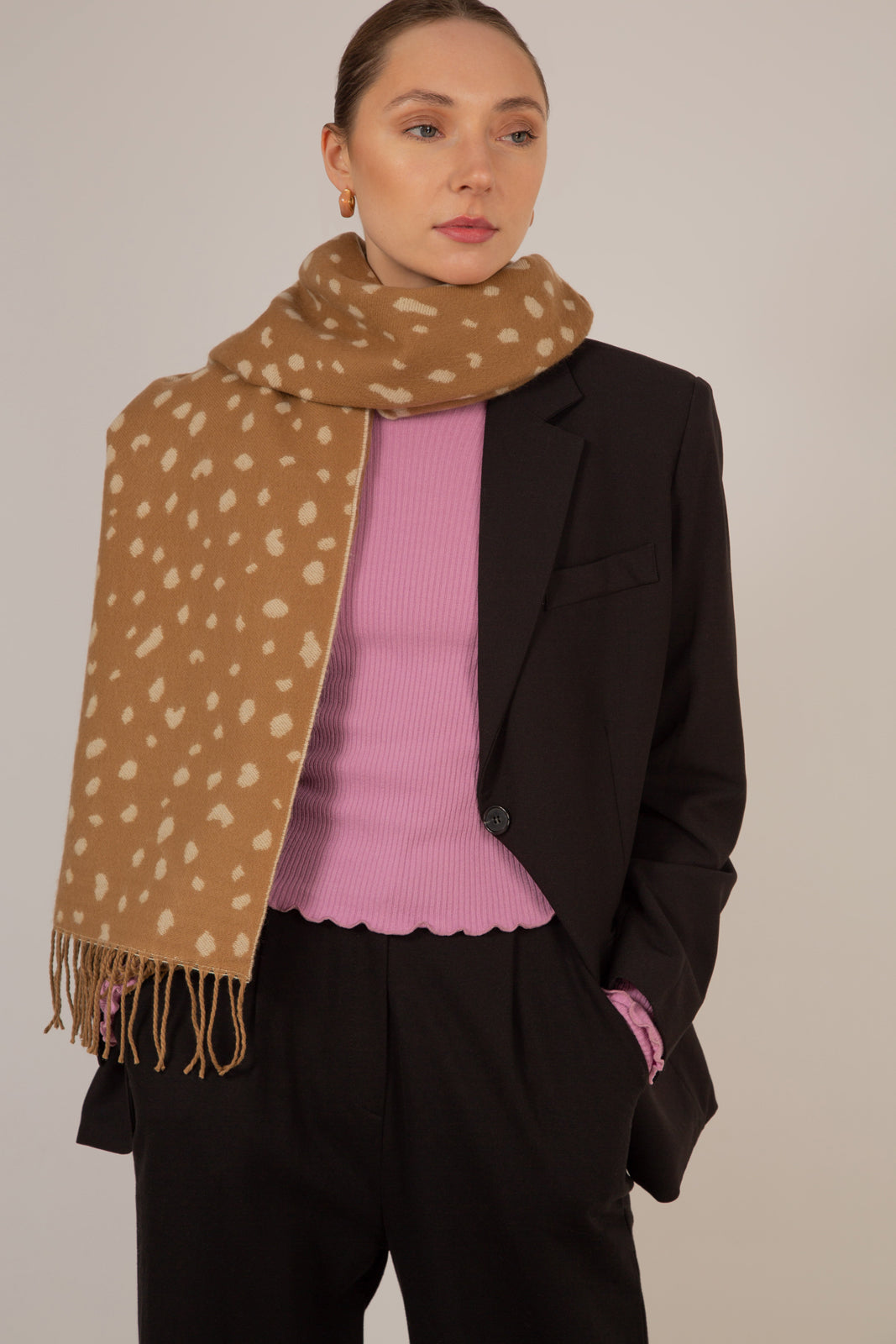 Camel and white leopard intarsia scarf_5