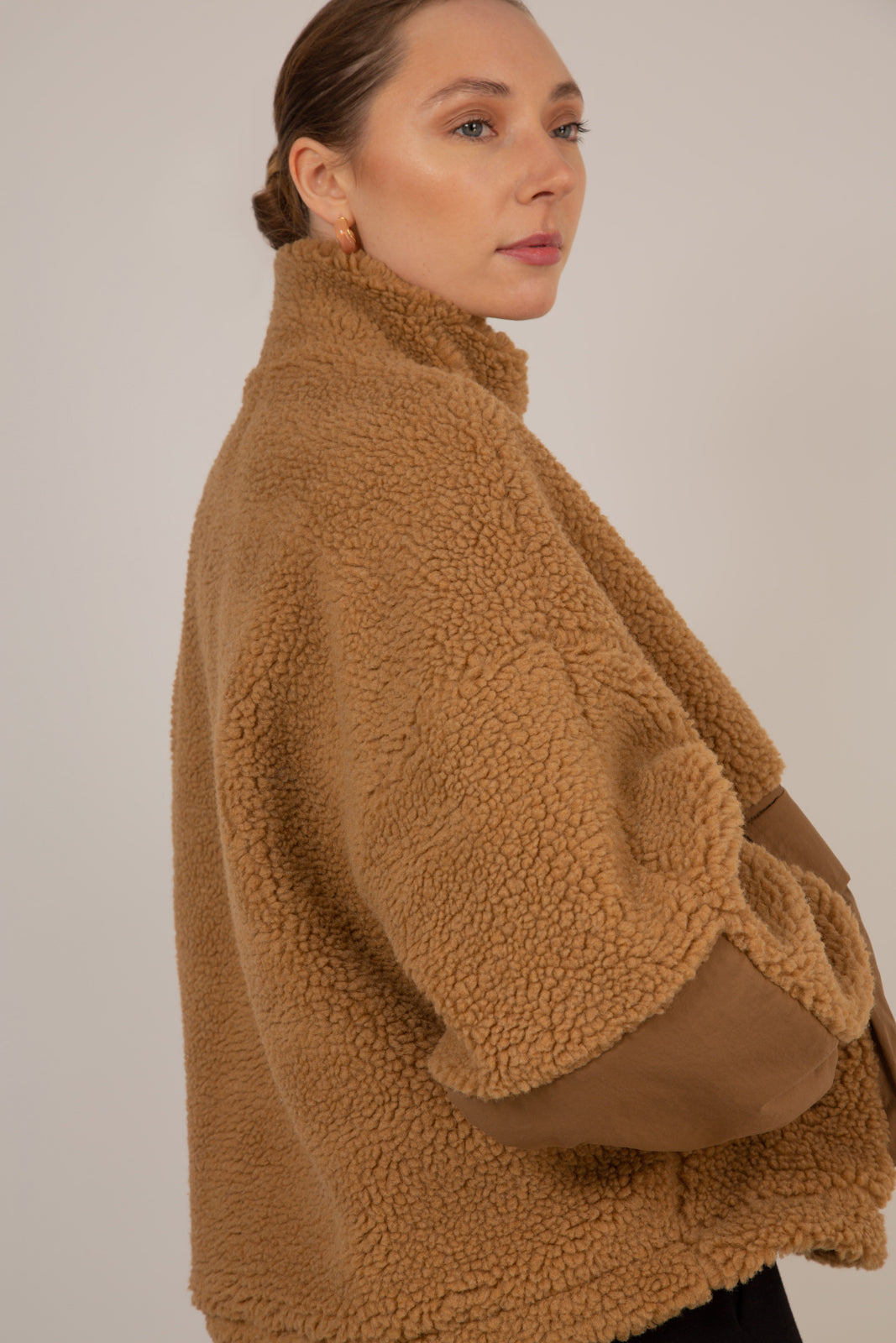 Camel teddy patch pocket jacket_4