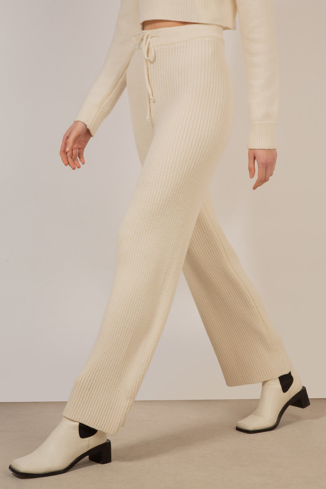 Ivory wool blend ribbed wide leg trousers_3