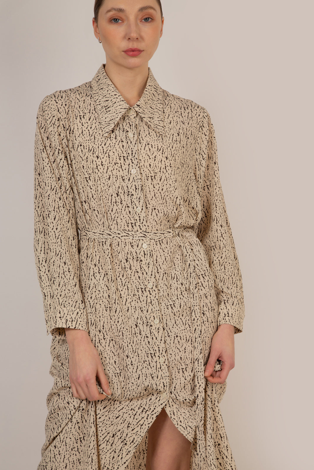 Ivory and black abstract print shirt dress_6