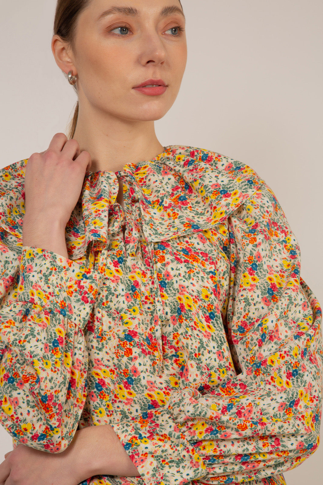 Ivory bold floral print blouse_4